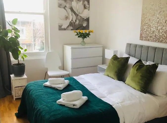 20 Min To Central London- 2 Bedrooms Apartment