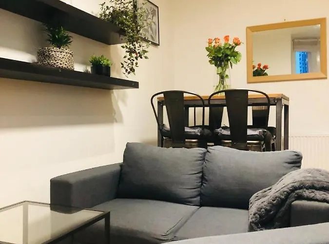 20 Min To Central London- 2 Bedrooms Apartment